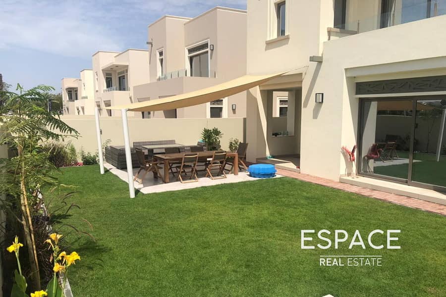 Landscaped 4 Bed - Close to Pool and Park