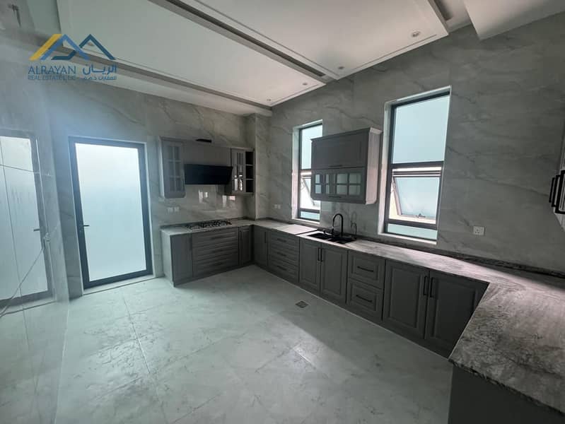 21 5706ebc8-10bd-4c93-b3a1-d5ac414f2173. jpg