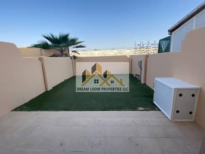 ARABIAN STYLE  / VACANT / SINGLE ROW