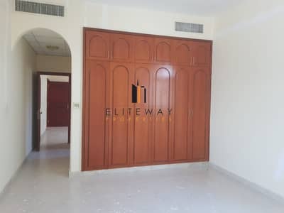 Lovely 6 bhk Villa with private parking Lovely 6 bhk Villa with private parking