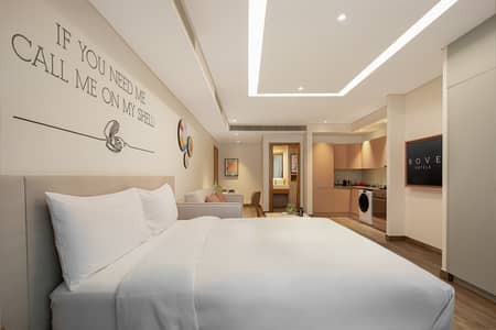 استوديو  للايجار في جميرا بيتش ريزيدنس، دبي - ROVE JBR APARTMENTS_03_FAMILY STUDIO. jpg