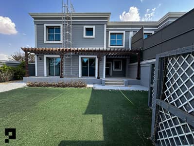 STUNNING CORNER PLOT | UNIQUE LOCATION