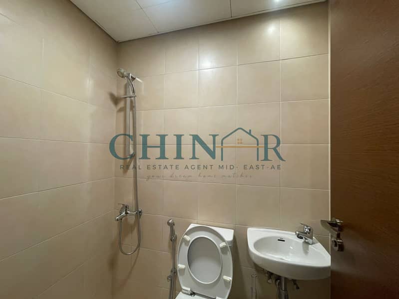 20 db1f8708-bfa1-42cf-8696-783ddcb2dc3c. jpg