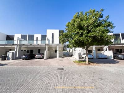 Vacant | Unfurnished | L Shape Garden | B2B