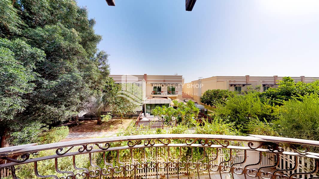 2 4-bedroom-villa-abu-dhabi-gates-seashore-balcony-view. jpg