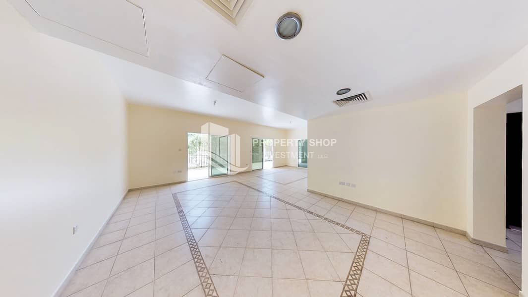 3 4-bedroom-villa-abu-dhabi-gates-seashore-living-area (4). jpg