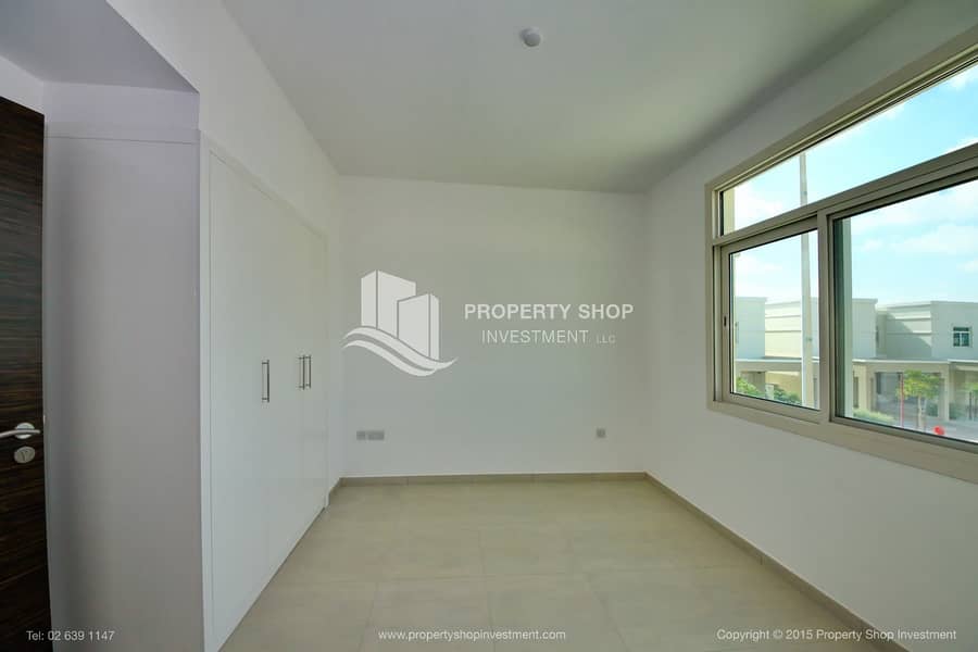 5 2-bedroom-townhouse-abu-dhabi-sieh-shuaib-al-ghadeer-bedroom-1. JPG