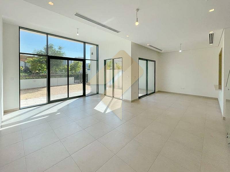 Park Facing | Ready to Move in | Prime Location