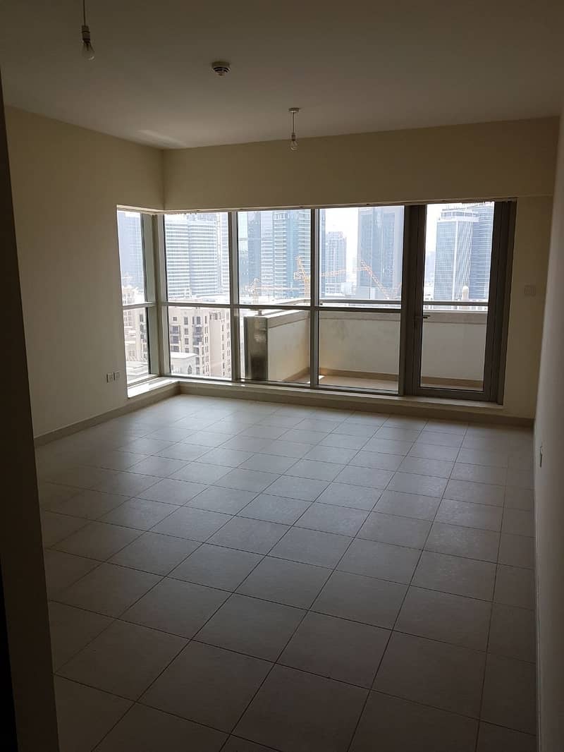 Investor deal!!!  1br Boulevard Central with Old Town View