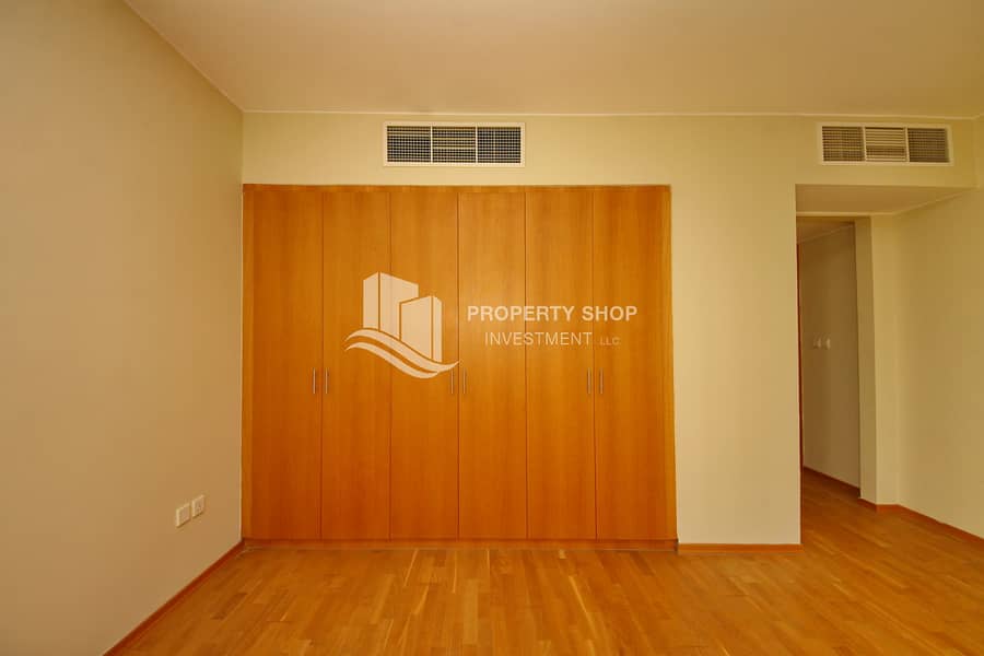 12 3-bedroom-villa-abu-dhabi-al-dar-al-raha-gardens-built-in-cabinet-3. JPG