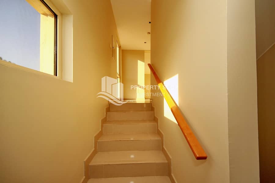 15 4-bedroom-townhouse-abu-dhabi-al-dar-al-raha-gardens-stairs-1. JPG