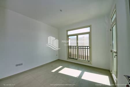 2 Cпальни Апартаменты Продажа в Аль Гхадир, Абу-Даби - 2-bedroom-townhouse-abu-dhabi-sieh-shuaib-al-ghadeer-bedroom. JPG