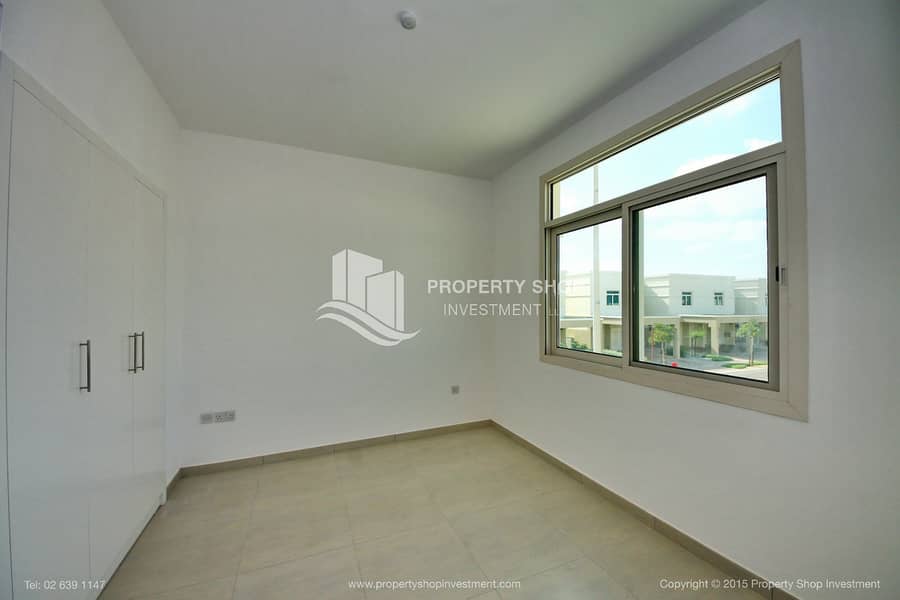 6 2-bedroom-townhouse-abu-dhabi-sieh-shuaib-al-ghadeer-bedroom-2. JPG