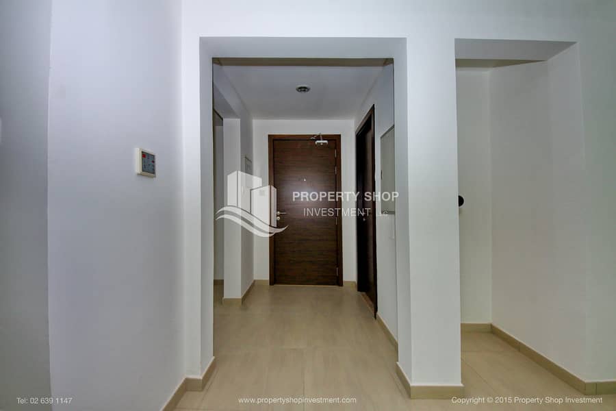 8 2-bedroom-townhouse-abu-dhabi-sieh-shuaib-al-ghadeer-foyer. JPG