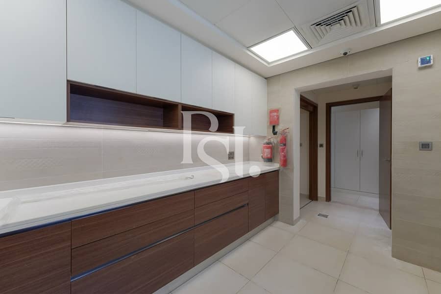 7 5BRM-Villa-VI61198-West-Yas-Yas-Island-Abu-Dhabi-UAE (6). jpg