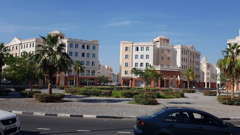 شقة في الحي البريطاني المدينة العالمية 1 غرف 30000 درهم - 3610301 شقة في الحي البريطاني المدينة العالمية 1 غرف 30000 درهم - 3610301