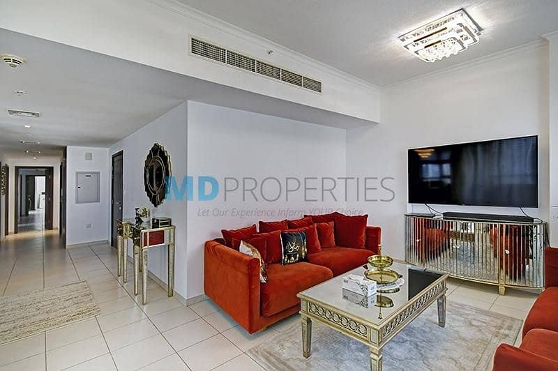 Spacious Three Bedrooms Apartment in The Residence