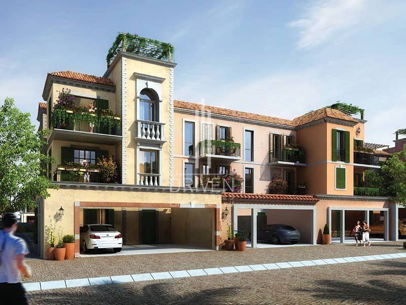 SUR LA MER -EXCLUSIVE FREEHOLD TOWNHOUSE