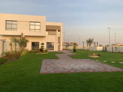 6 Bedroom Villa for Sale in Maleha, Sharjah - This villa has a unique design and a special design From privacy and life With a 10% advance 6 Bedroom Villa for Sale in Maleha, Sharjah - This villa has a unique design and a special design From privacy and life With a 10% advance