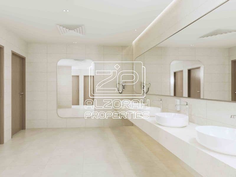 10 12-HEALTH-CLUB-BATHROOM-copy. jpg