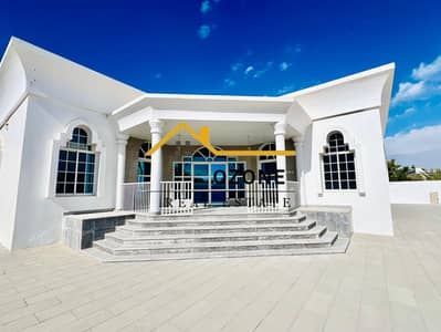 Fabulous Huge 3-Bedroom Villa\Separate Majlis\Laundry Room