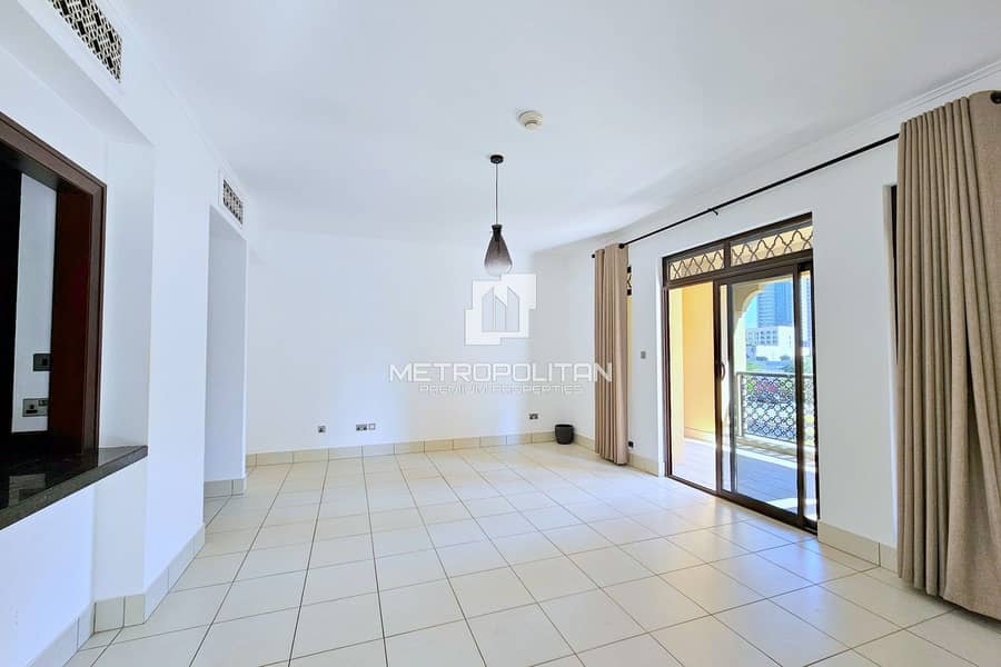 Vacant| Bright and Spacious Apartment| Key in Hand