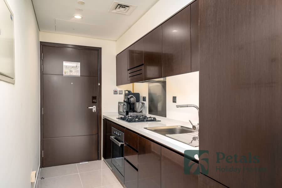 14 Kitchen 1. jpg