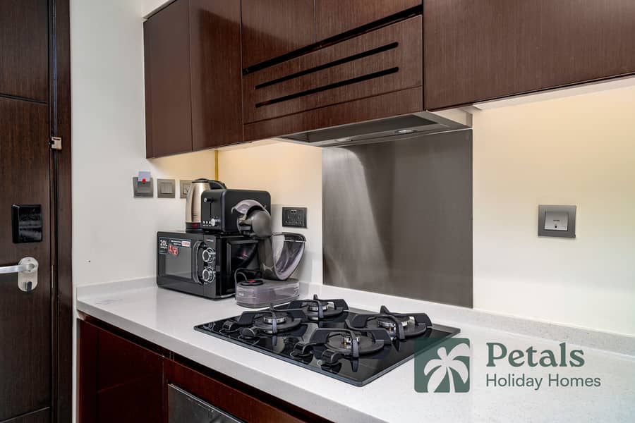 15 Kitchen 2. jpg