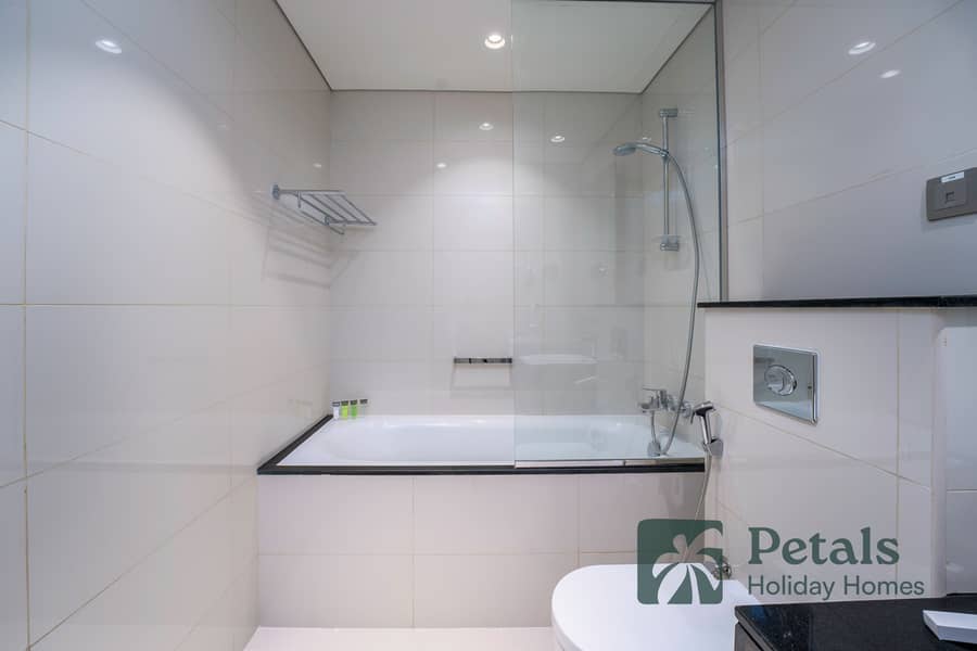 16 Bath 2. jpg