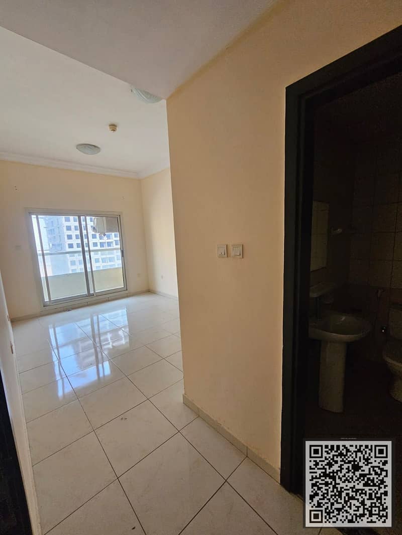 7 00ac6180-7dae-40f2-bd39-d898e0998a8d. jpg