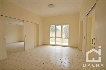 Biggest 4 Bed Villa / Massive plot / Opp park and pool Biggest 4 Bed Villa / Massive plot / Opp park and pool