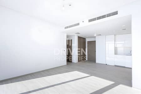 2 Bedroom Apartment for Sale in Dubai Creek Harbour, Dubai - Unique and Modern with Sunning Full Canal View