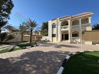 Independent 5BHK Villa Beautiful Front Yard Closet