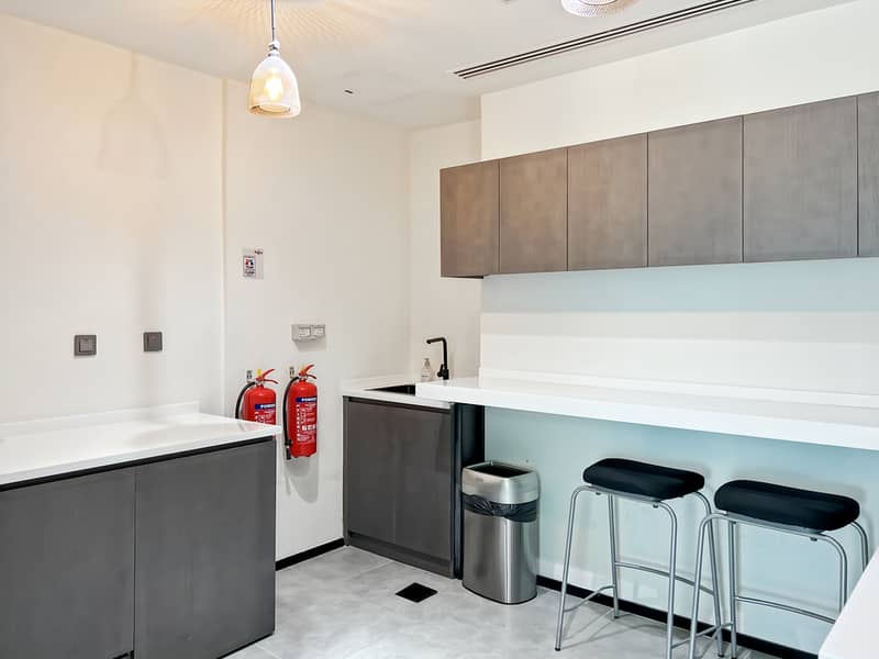 9 Kitchen. jpg