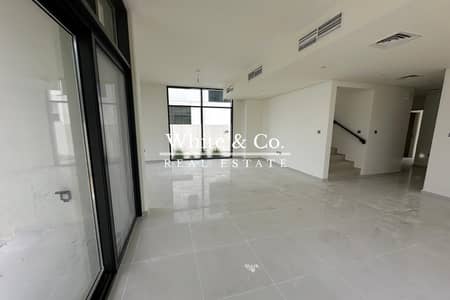 6 Bedroom Townhouse for Rent in DAMAC Hills 2 (Akoya by DAMAC), Dubai - Modern Finishing|Spacious| Prime Location