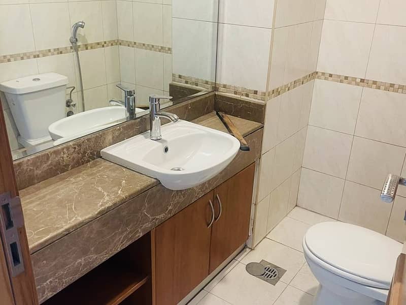 28 decf16e8-5ffd-42d4-849b-077bcbf580ee. jpg