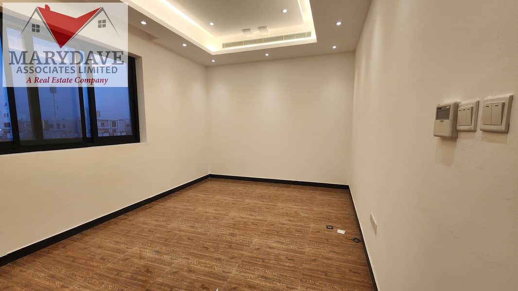 10 dd936df7-4d1d-4f64-bed4-3962ecbb4584. jpg