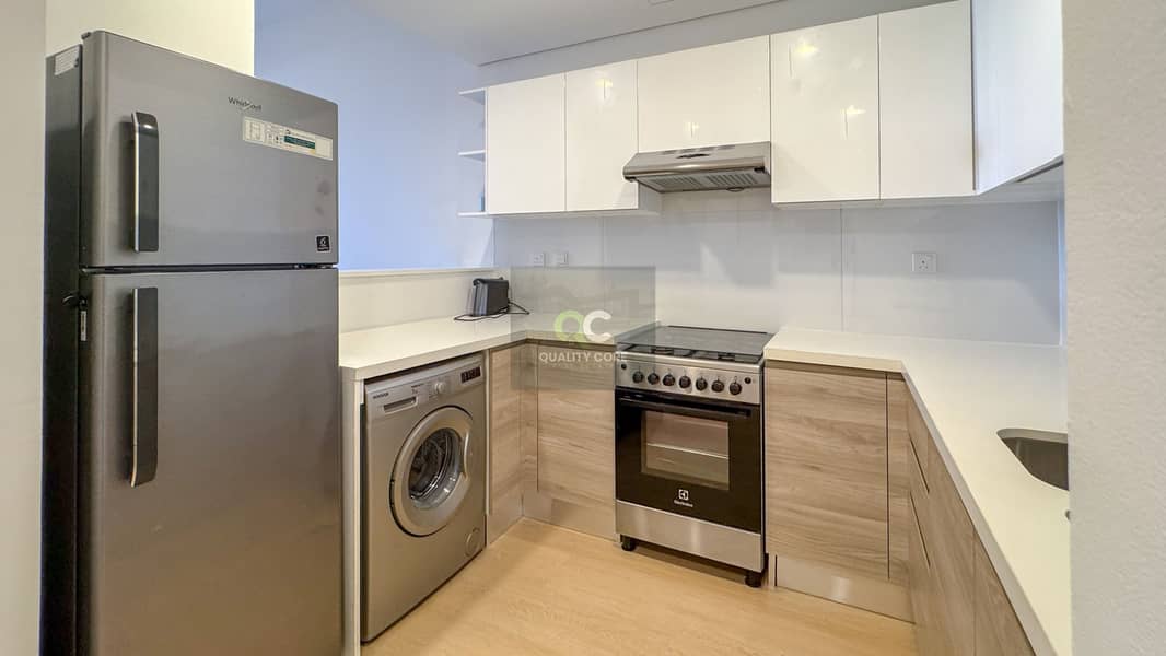9 kitchen area(1). jpg