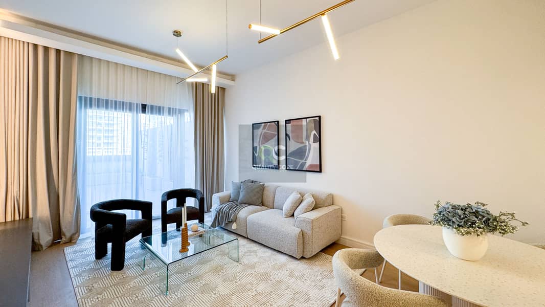 11 living area(1). jpg
