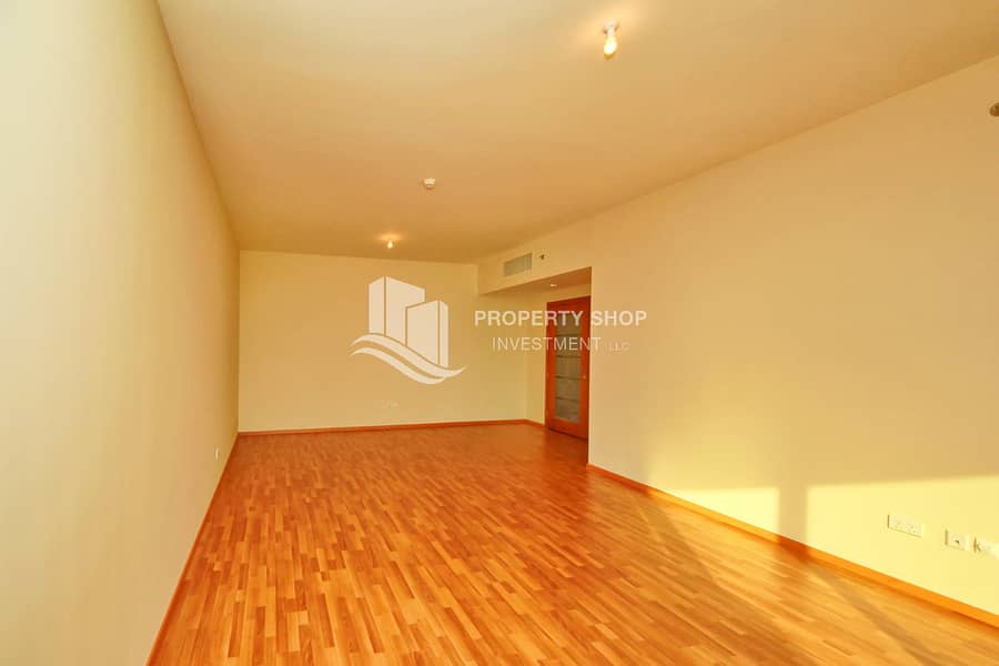 3 3-br-apartment-al-reem-island-shams-abu-dhabi-beach-tower-b-dining-area. JPG