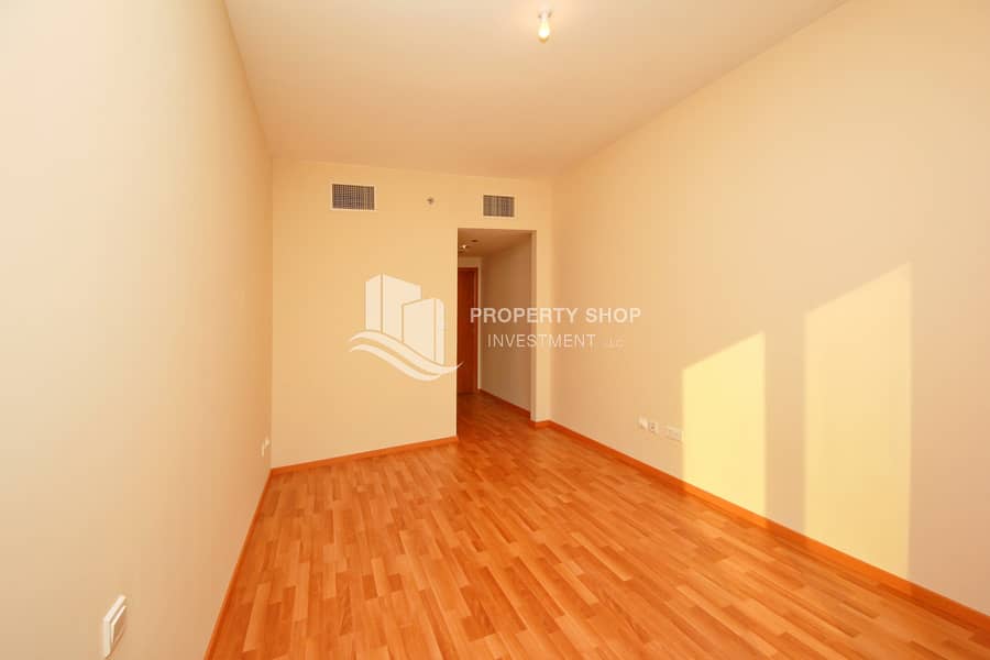 6 3-br-apartment-al-reem-island-shams-abu-dhabi-beach-tower-b-bedroom-1. JPG