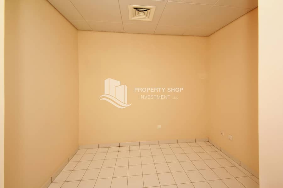 9 3-br-apartment-al-reem-island-shams-abu-dhabi-beach-tower-b-maidsroom. JPG