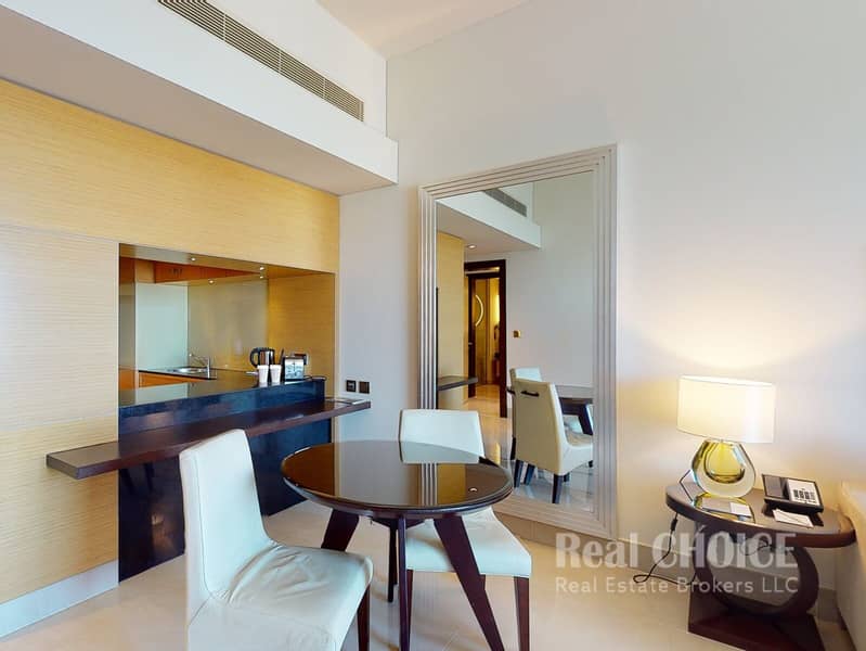 3 MEA AL JADDAF - 1BR - LIVING ROOM PHOTO 3. jpg