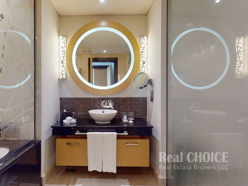 9 MEA AL JADDAF - 1BR - BATHROOM. jpg