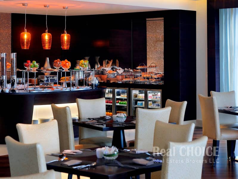 13 Executive Lounge. JPG