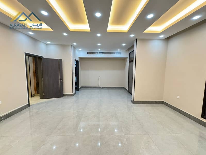 18 57a56f27-22d0-46ec-8dc1-449cc0895cd3. jpg