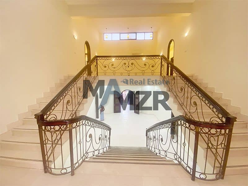 Вилла в Халифа Сити, 10 спален, 250000 AED - 10641016