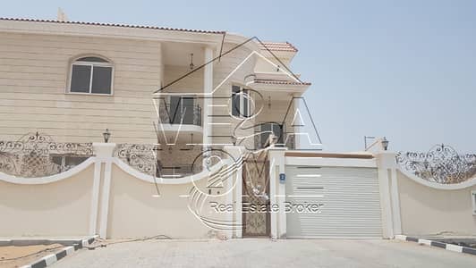 5 Bedroom Villa for Rent in Khalifa City, Abu Dhabi - Lovely -5/Bed Villa W/Private Entrance