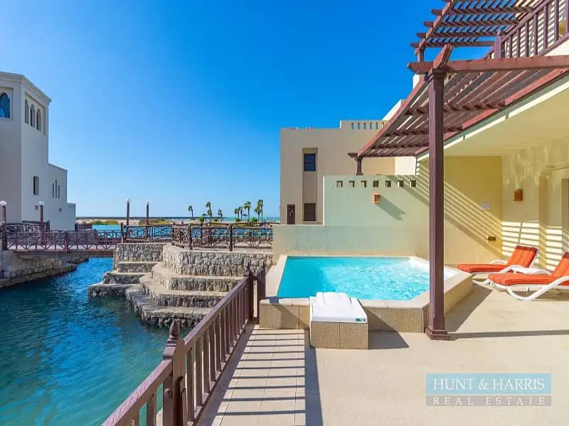 1st Row Beach Villa - Open Kitchen - Resort Style 1st Row Beach Villa - Open Kitchen - Resort Style