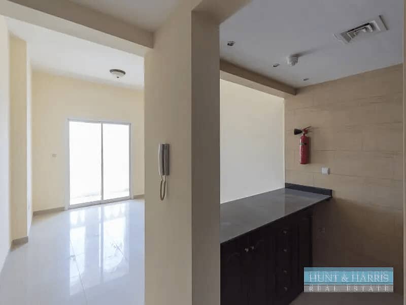 位于阿尔哈姆拉小镇，御风公寓，御风公寓3号 1 卧室的公寓 615000 AED - 10285130